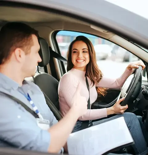 Learner arranging driving lessons in Shepparton